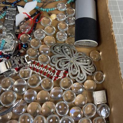 Sale Photo Thumbnail #841: Mixed Lot. Use. Wearable. 
