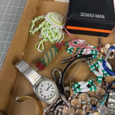 Sale Photo Thumbnail #840: Mixed Lot. Use. Wearable. 