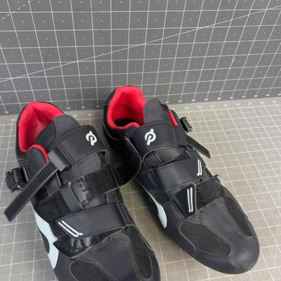 Sale Photo Thumbnail #911: Men's Size 44 EU, Used. Good Condition.. 