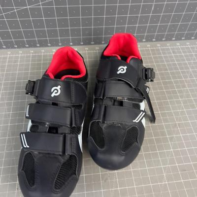 Sale Photo Thumbnail #917: Women's EU 39 Look like New Condition. 