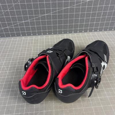 Sale Photo Thumbnail #919: Women's EU 39 Look like New Condition. 