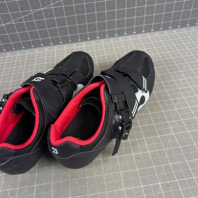 Sale Photo Thumbnail #918: Women's EU 39 Look like New Condition. 