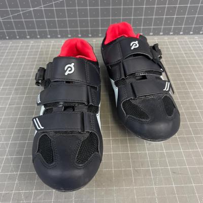 Sale Photo Thumbnail #922: Women's EU 39 Look like New Condition. 