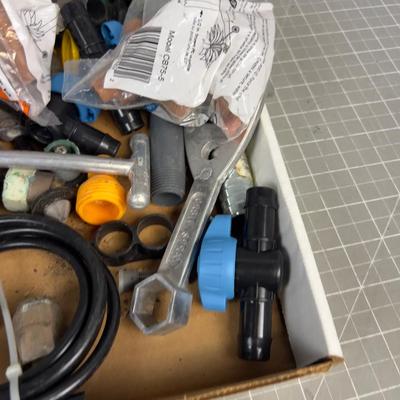Sale Photo Thumbnail #1070: New and Used. Usable Stuff. 