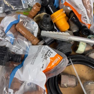 Sale Photo Thumbnail #1071: New and Used. Usable Stuff. 