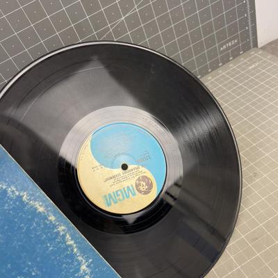 Sale Photo Thumbnail #1272: Cover Good Condition and Record is in very good Condition. 