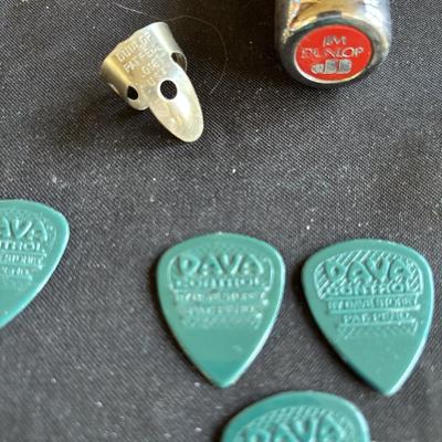 Dunlop Pro Tune Bar and Guitar Picks