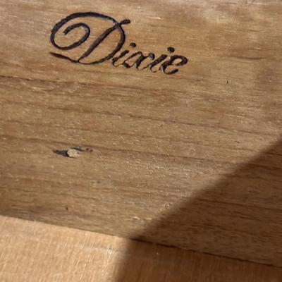 DIXIE SHANGRI-LA 9 piece Bedroom Set