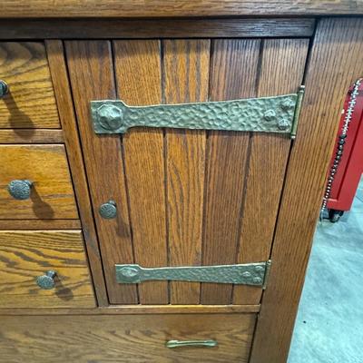 CRAFTSMAN / ARTS & CRAFTS Period Oak Hutch - Great provenance - El Dorado - Gold Cadillac
