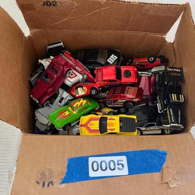Huge Lot - Vintage Toy Cars / Trucks