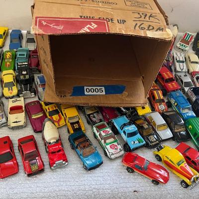 Huge Lot - Vintage Toy Cars / Trucks