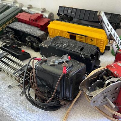 Lionel Model Railroad / Trains Lot