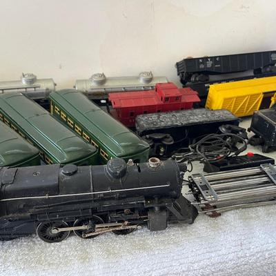 Lionel Model Railroad / Trains Lot