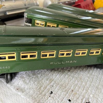 Lionel Model Railroad / Trains Lot