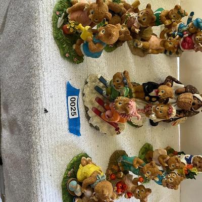 Huge Boyds Bears Lot