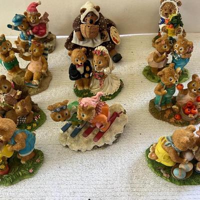 Huge Boyds Bears Lot