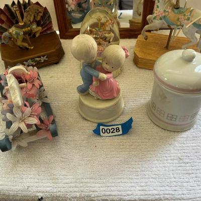 Collectibles / Decor Lot