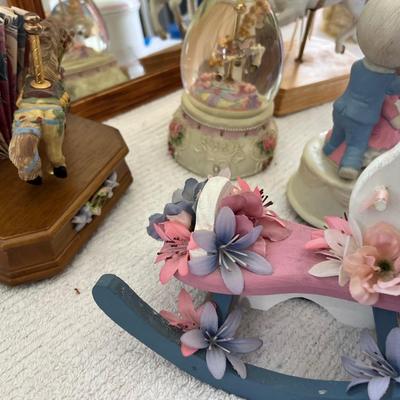 Collectibles / Decor Lot