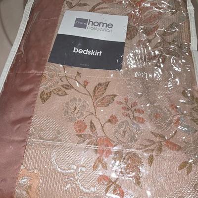 JC Penny Home Collection. Dusty rose floral set.