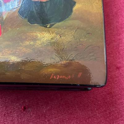 PR416 Vintage Moscow Small Hand-Painted Box Signed Bottom Right