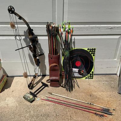 G433 McPherson Compound Bow and Arrows Lot