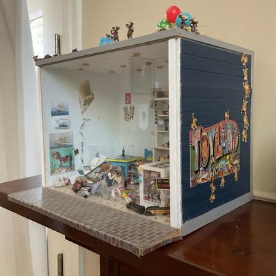 PR 445 Toyland Panoroma Shadow Box