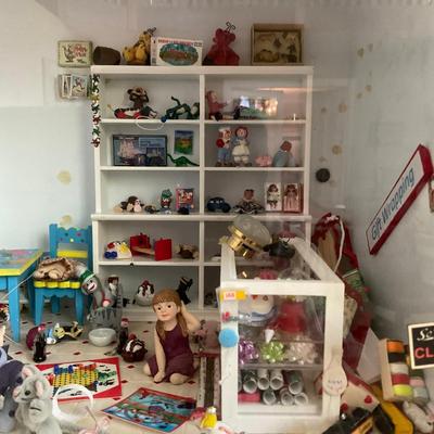 PR 445 Toyland Panoroma Shadow Box