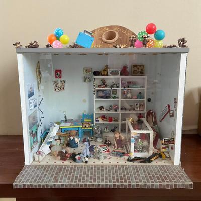 PR 445 Toyland Panoroma Shadow Box