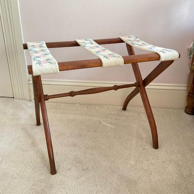 C447 Needlepoint Pink/Blue Floral Luggage Rack