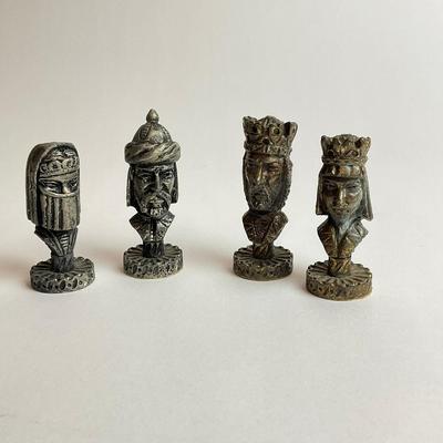 Pr451 Vintage Pewter Chess Set Spaniard Vs. Moors