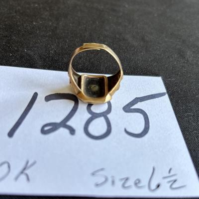 10 KT Gold Ring