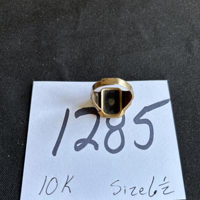 10 KT Gold Ring