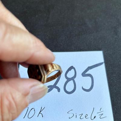 10 KT Gold Ring
