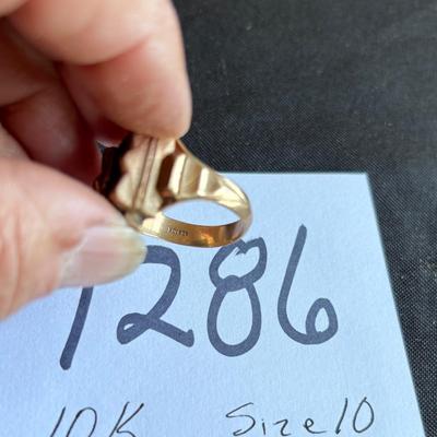 10 KT Gold Ring