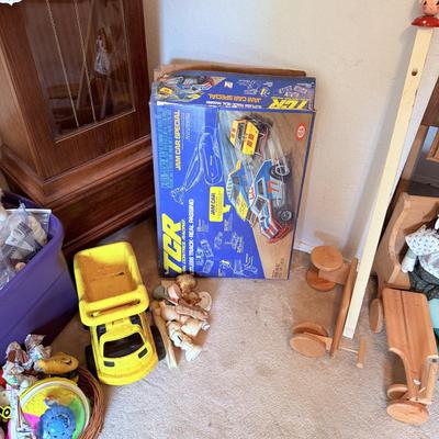 Sale Photo Thumbnail #99: - Clock untested

NO CHERRY PICKING or taking ONLY the items you want and leaving the rest! Please arrive with enough time to load. Bring boxes/any tools to assemble /dolly/people to help load/etc.
- Questions? Call Shawn at (918)232-2327 or email us.