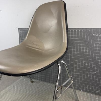 Herman Miller Eames Chair Side Shell Gray