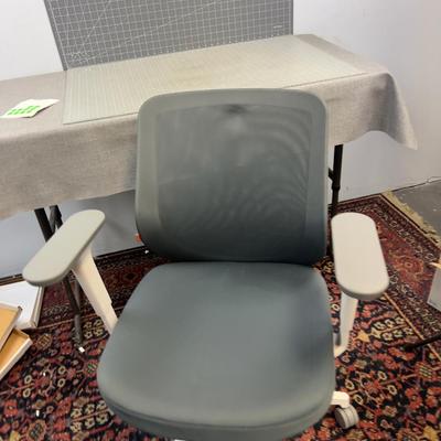 Poppin Max Task Chair 
