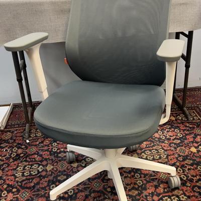 Poppin Max Task Chair 