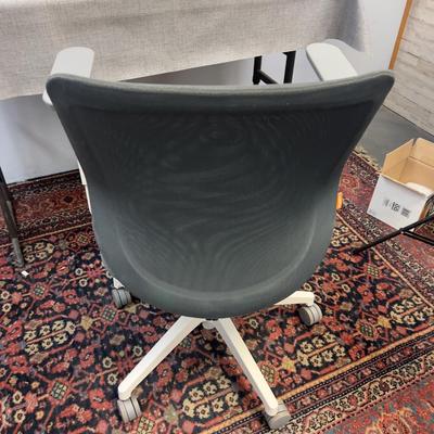 Poppin Max Task Chair 