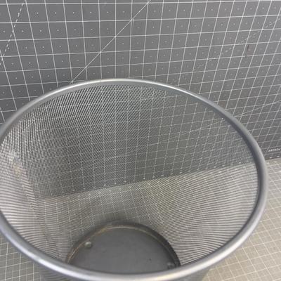 Mesh Garbage Can 