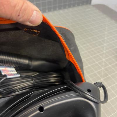 12 Volt Auto Vacuum with Carrying Case, Seems Un-used. 