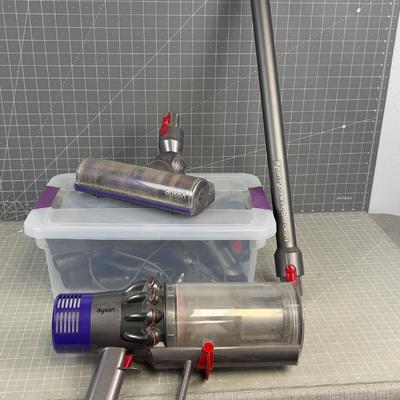 DYSON Cyclone with Attachments, Vacuum