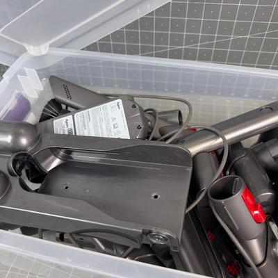 DYSON Cyclone with Attachments, Vacuum
