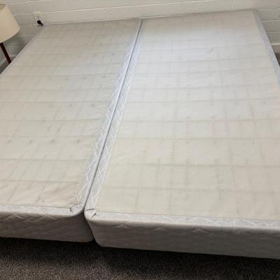 iComfort King Size Bed w/Box Spring & Frame 