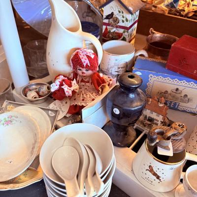 Lot 44: Kitchenware, Furniture, Dolls & More