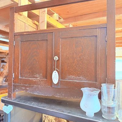 Lot 45: Glassware, Home decor, Furniture & More