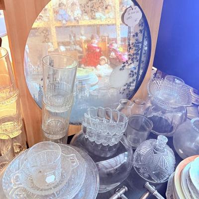 Lot 45: Glassware, Home decor, Furniture & More