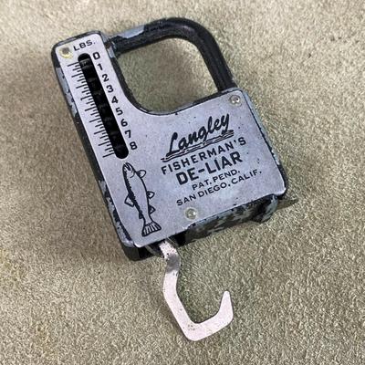 vintage LANGLEY FISHERMAN'S DE-LAIR pocket scale & ruler vintage LANGLEY FISHERMAN'S DE-LAIR pocket scale & ruler 