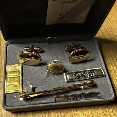 DUNHAVEN MENS JEWELRY TIE TACK & CUFFLINK SETDUNHAVEN MENS JEWELRY TIE TACK & CUFFLINK SET