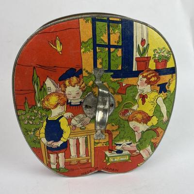 TIN LITHO MUSICAL TOY ACCORDI0N JAPAN 1920S